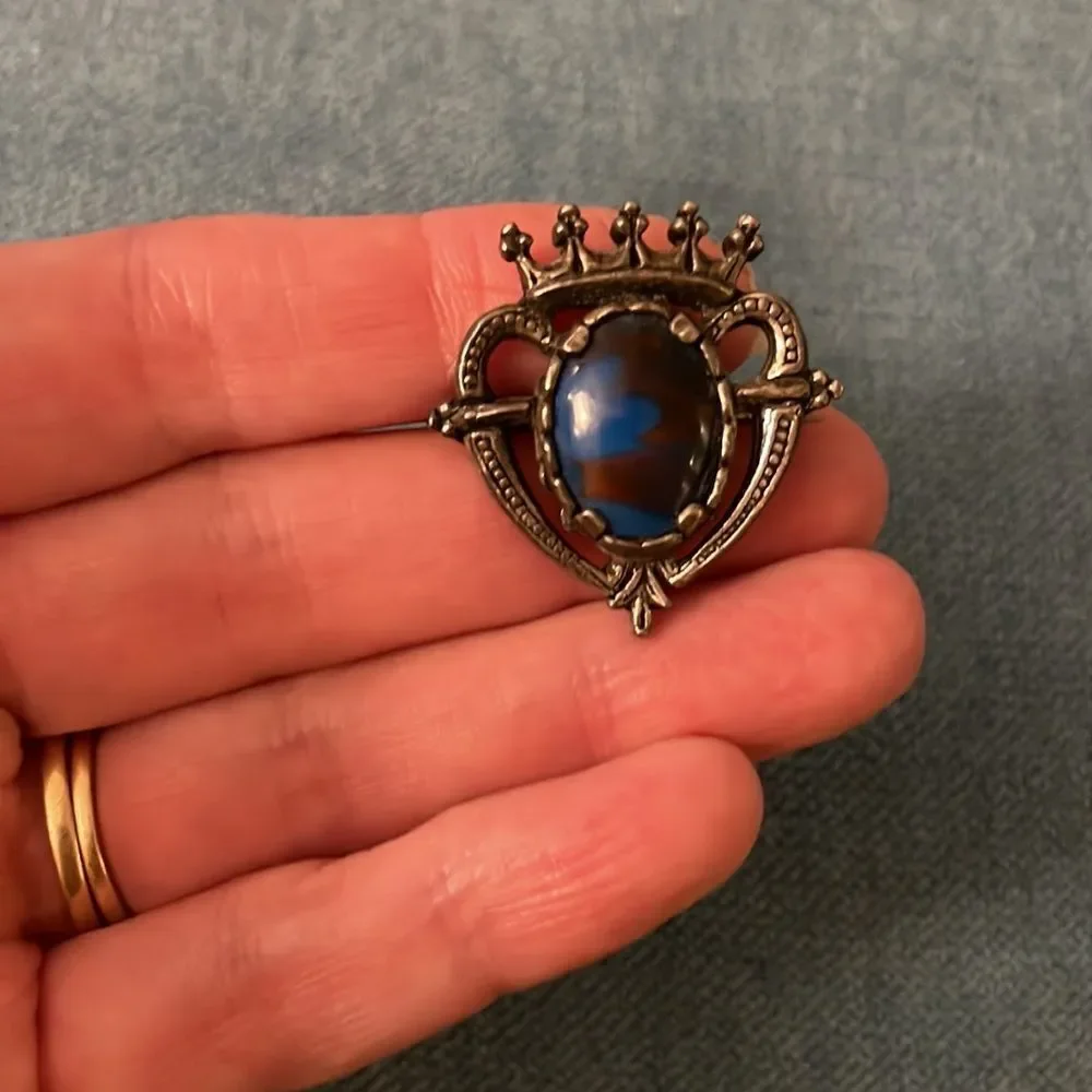 VINTAGE MIRACLE CORONET HEART BROOCH BRAVEHEART SCOTTISH FOLKLORE DARK SKYE VGC